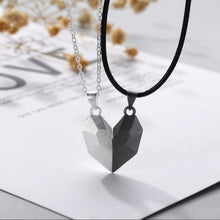 Charger l&#39;image dans la galerie, Heart necklace  Heart shaped couple necklace set Black necklace  Magnetic
