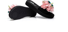 Load image into Gallery viewer, Big  Flower beach slippers for women summer beach non-slip thick-soled flip-flops for outer wear fashionable wedge sandals
