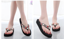 Load image into Gallery viewer, Rhinestone-encrusted bohemian style beach slippers for women summer beach non-slip thick-soled flip-flops for outer wear fashionable wedge sandals
